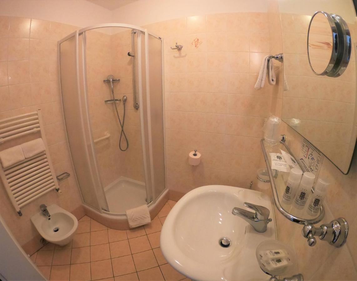 Albergo Alla Torre Siegler Im Thurm Merano Exterior foto