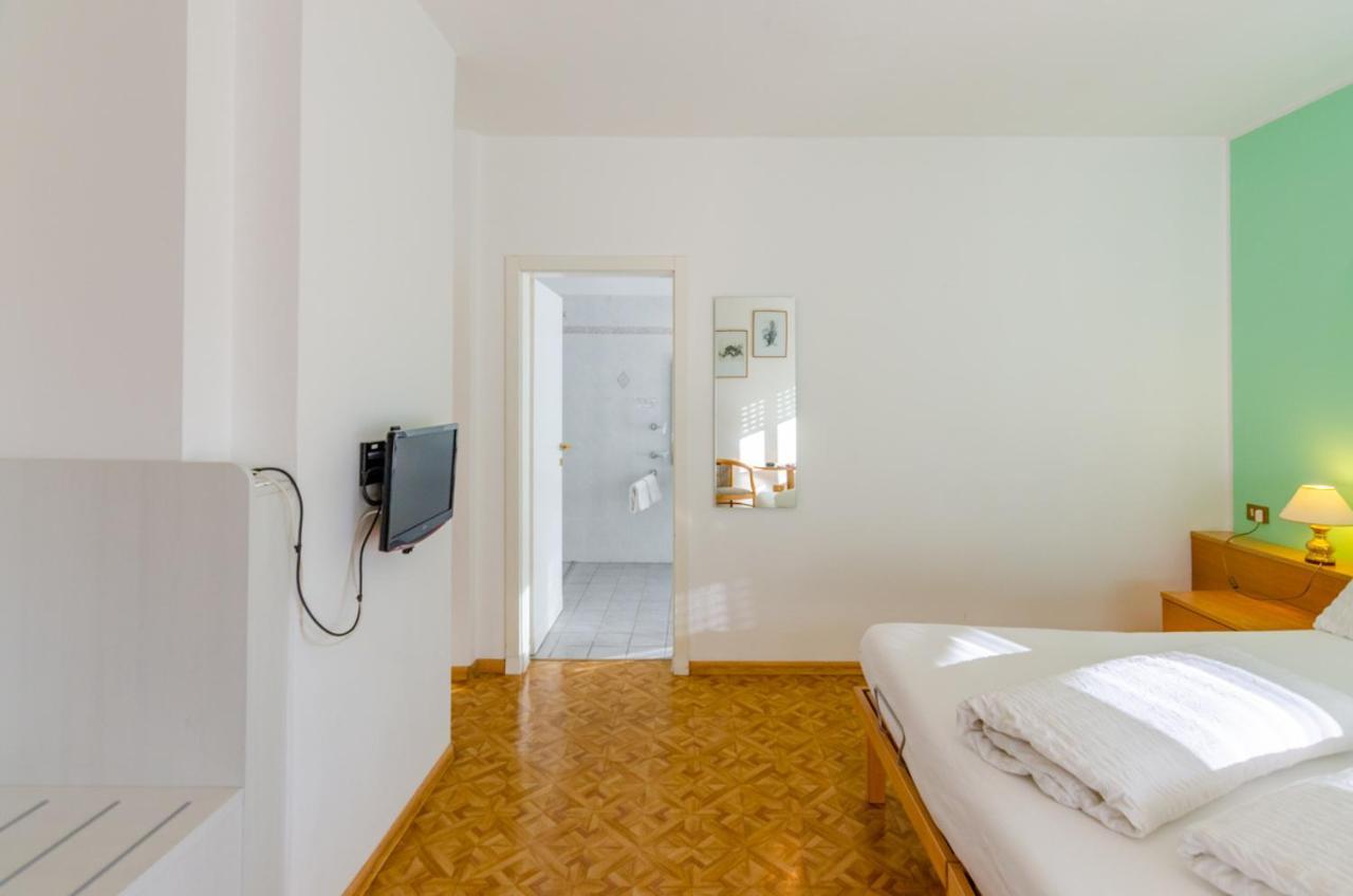 Albergo Alla Torre Siegler Im Thurm Merano Exterior foto